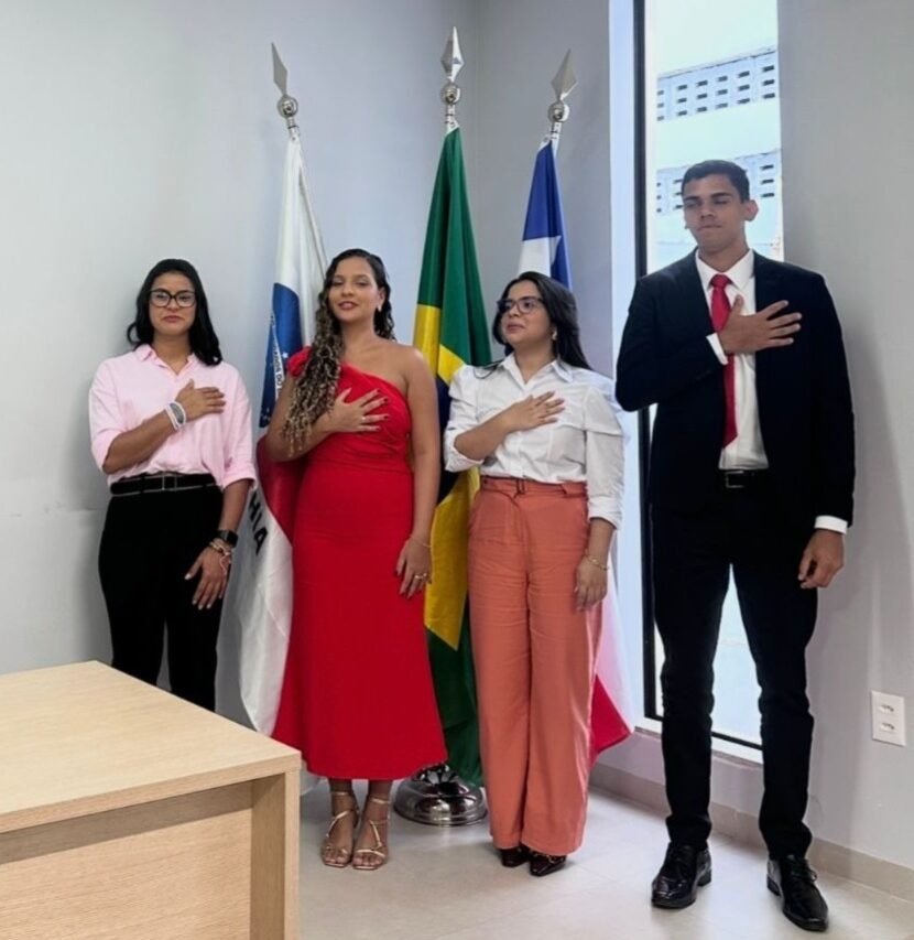 OAB Subseção Gandu realizou nesta sexta (10) entrega de carteiras a novos advogados